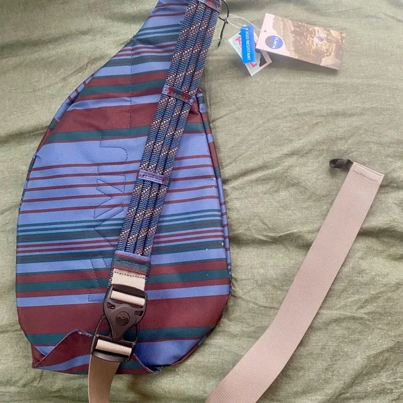 KAVU ‘Rope Bag’ Sling backpack blue and purple *NWT* - Picture 2 of 3